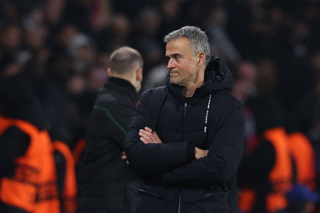 体坛联播｜欧冠小组赛晋级球队产生，又见穆里尼奥场边狂奔